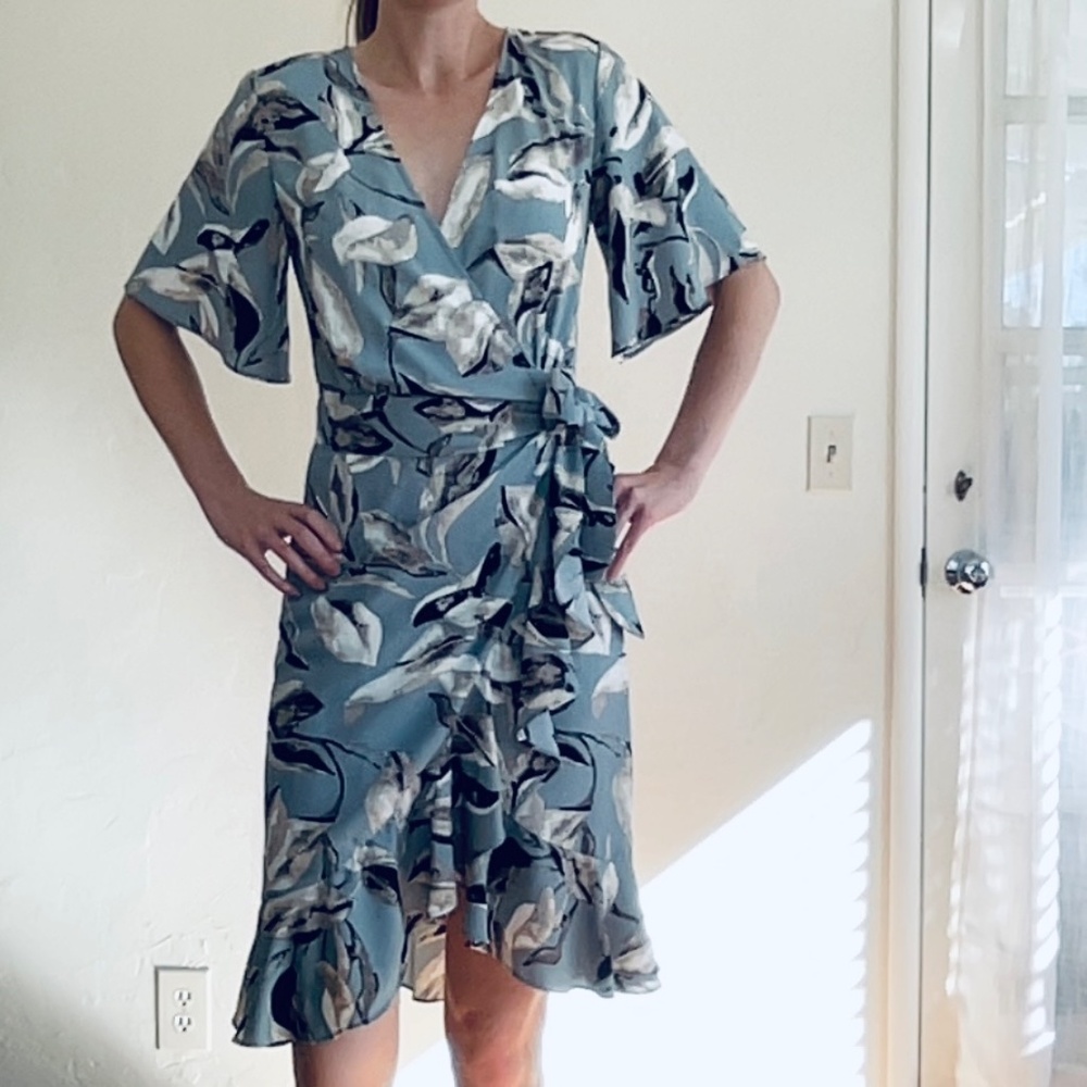 Downeast Blue Floral Wrap Dress – XS